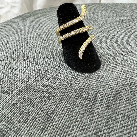 Fashion Jewelry Ladys Ring Adjust To Fit. CZ Stone Wrapped In Front. Sty… - Picture 6 of 9